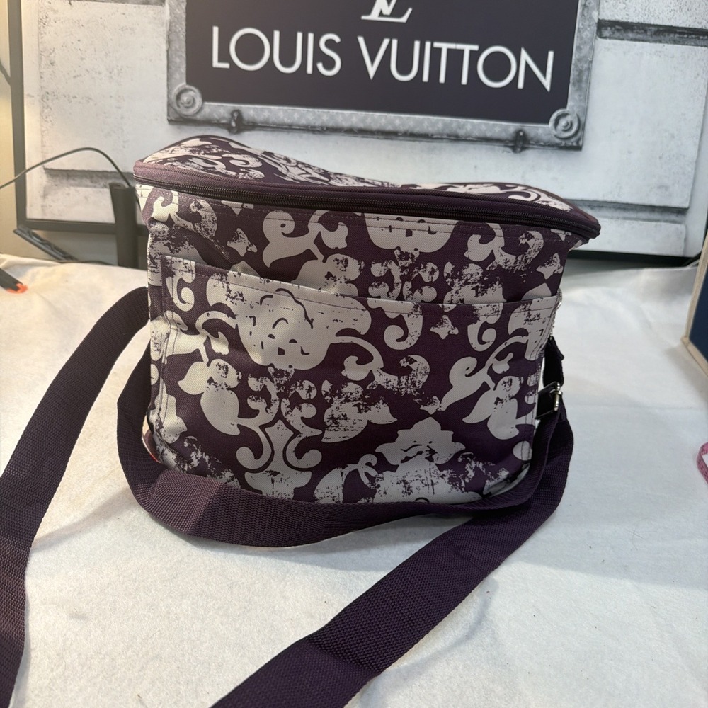 Thirty-One Family Fun Thermal Vintage Damask Brand New Pickets Travel